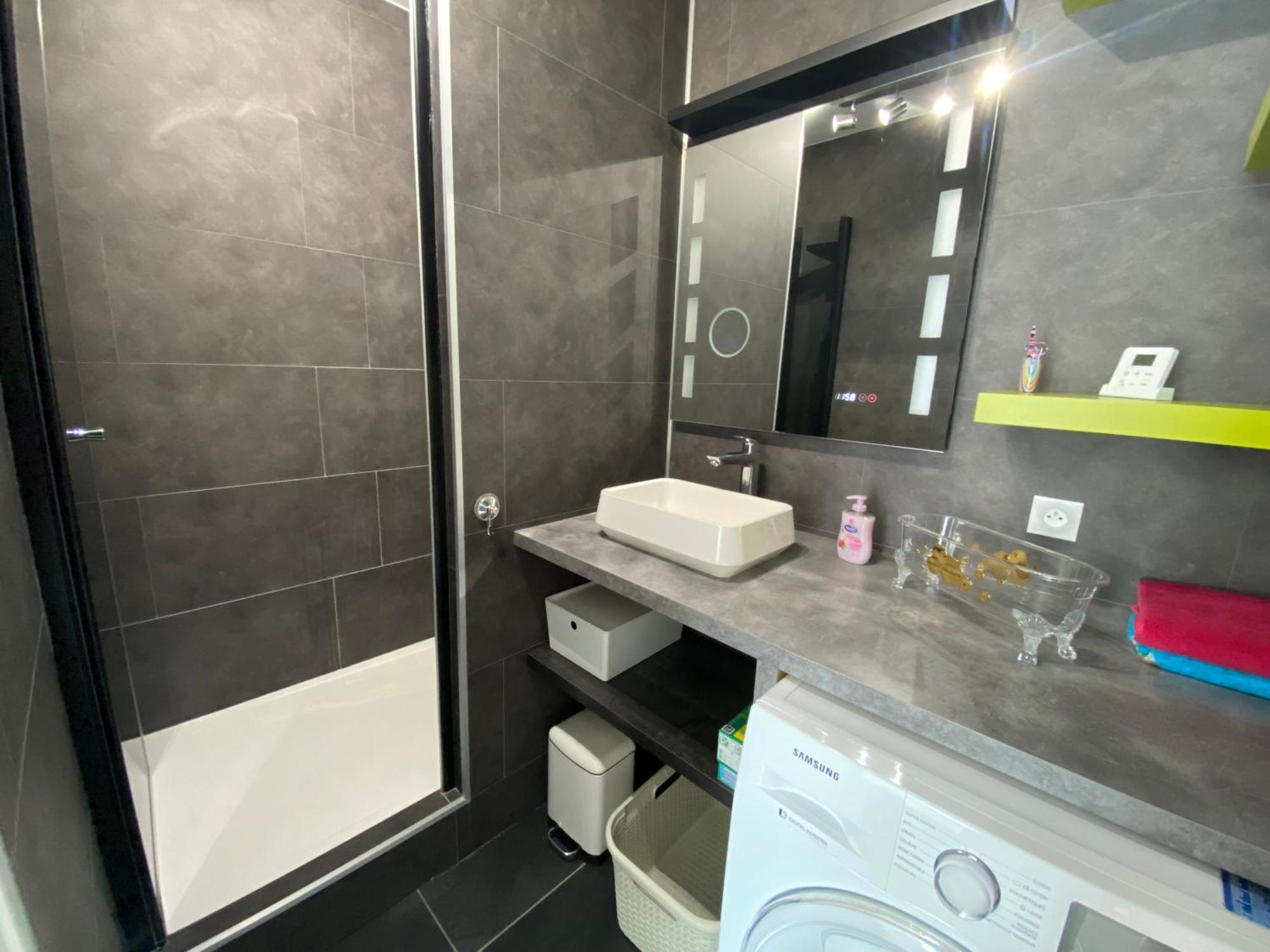 Appartement Victoria-T2-41m2-Balcon, wifi, linge, produits, ménage inclus à Reims Extérieur photo