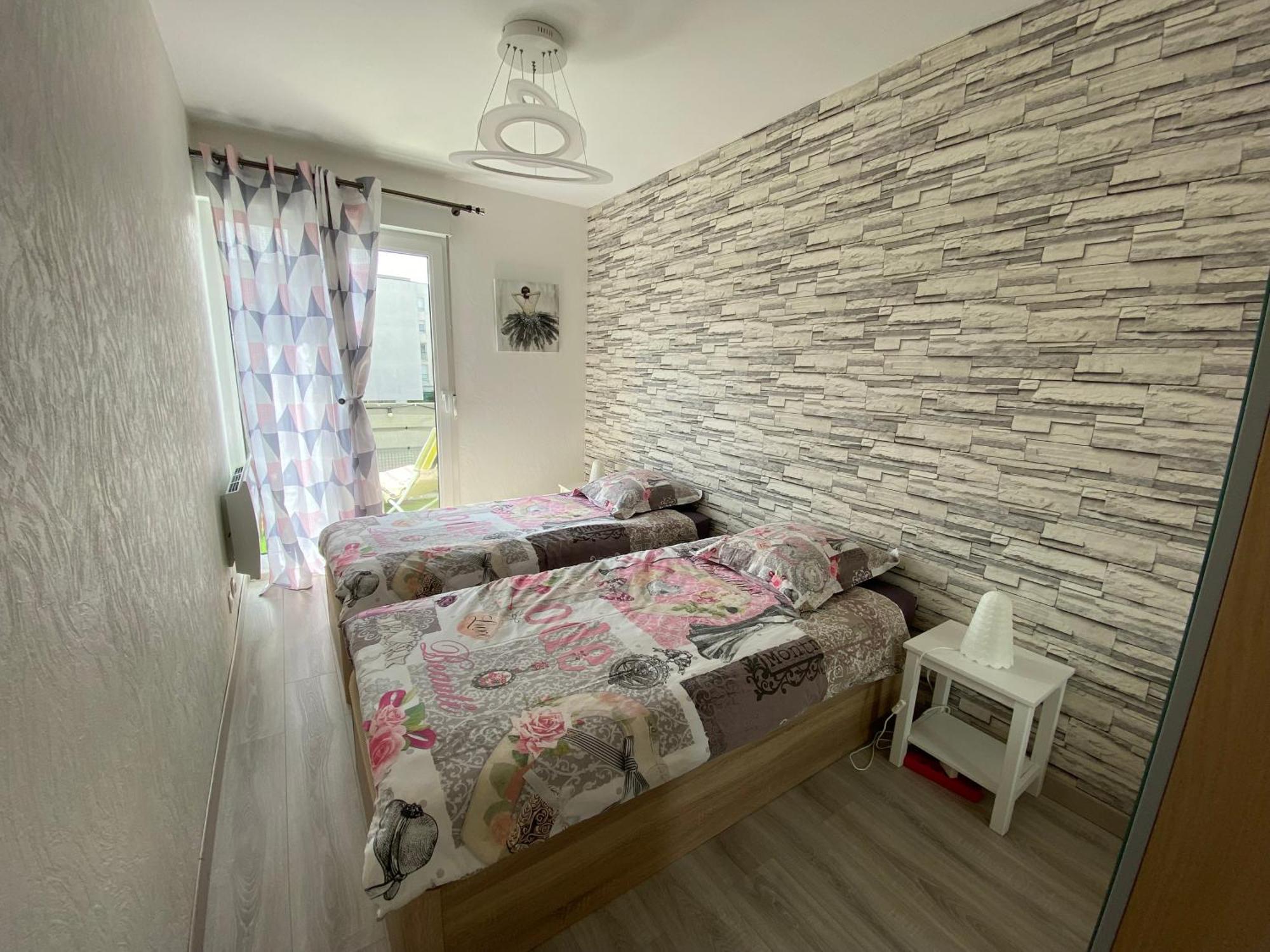 Appartement Victoria-T2-41m2-Balcon, wifi, linge, produits, ménage inclus à Reims Extérieur photo
